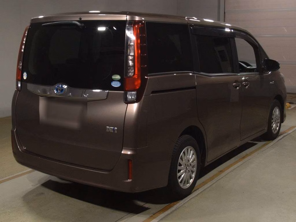 TOYOTA NOAH