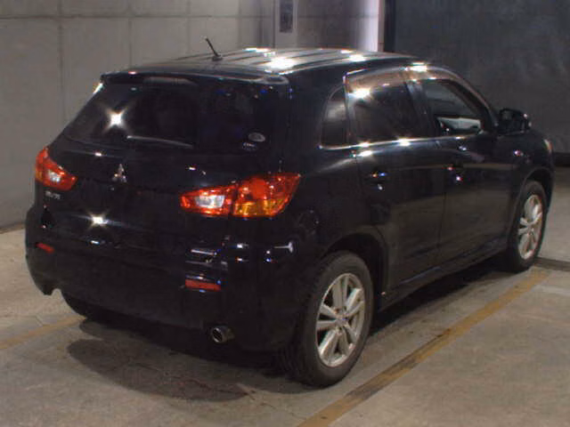 MITSUBISHI RVR