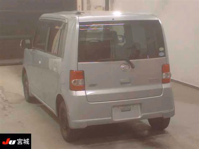 DAIHATSU MOVE CONTE