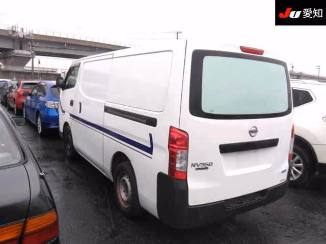 NISSAN NV350 CARAVAN