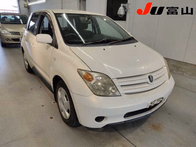 TOYOTA IST