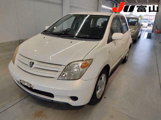 TOYOTA IST