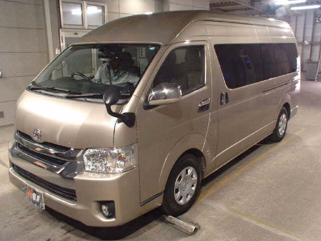 TOYOTA HIACE