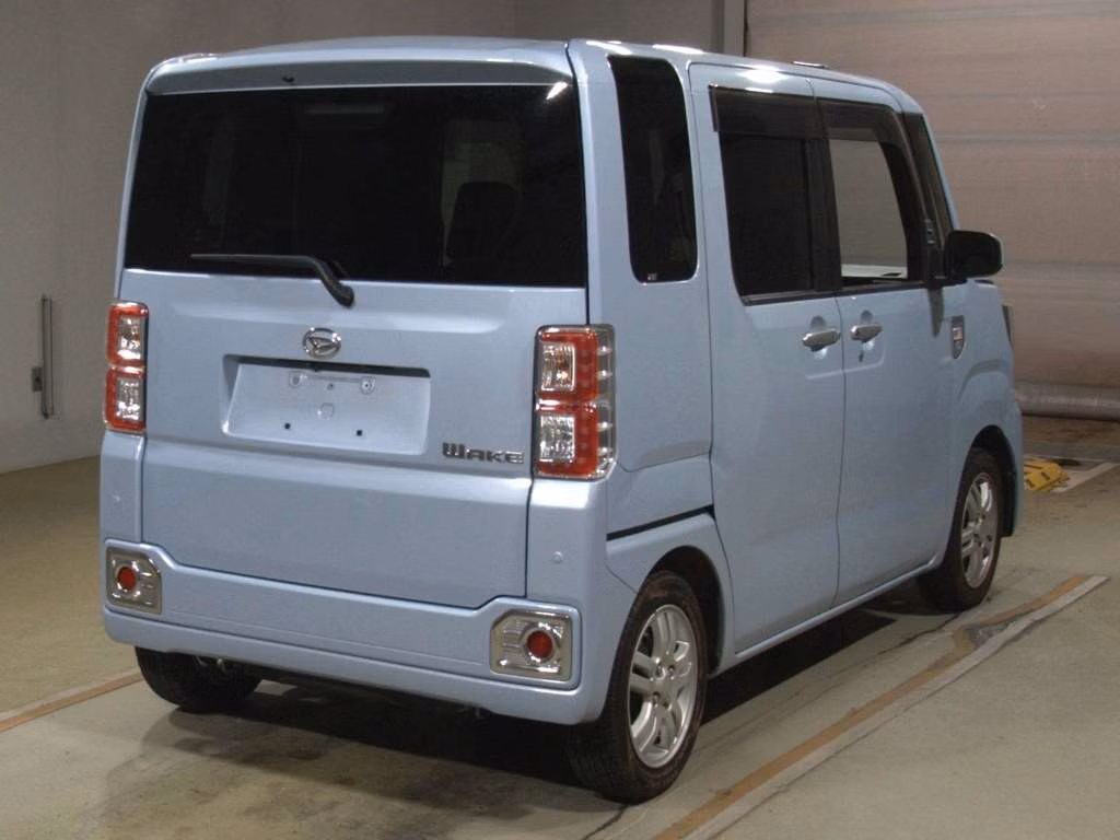 DAIHATSU WAKE