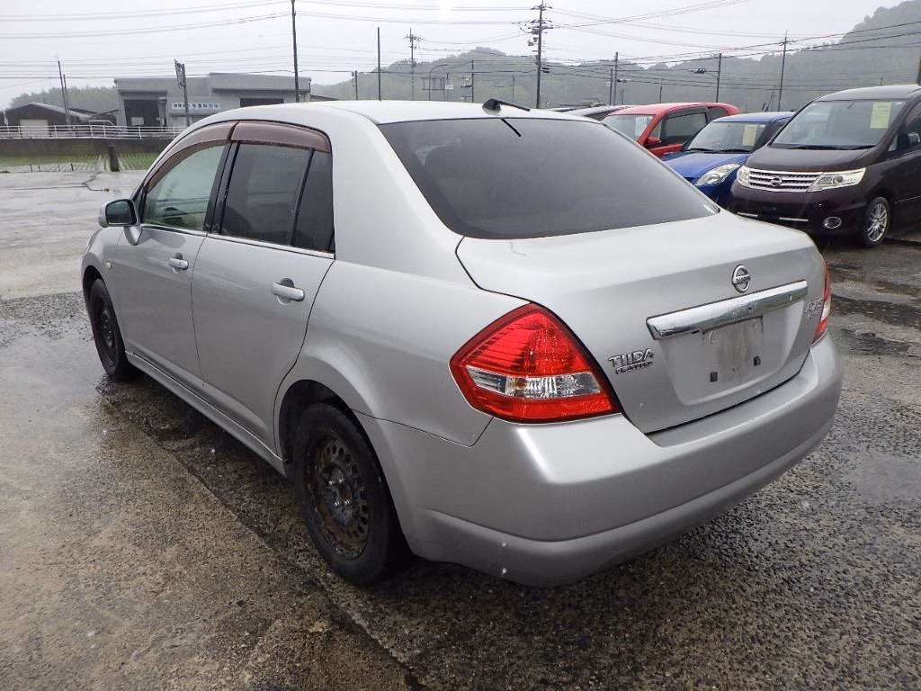 NISSAN TIIDA LATIO
