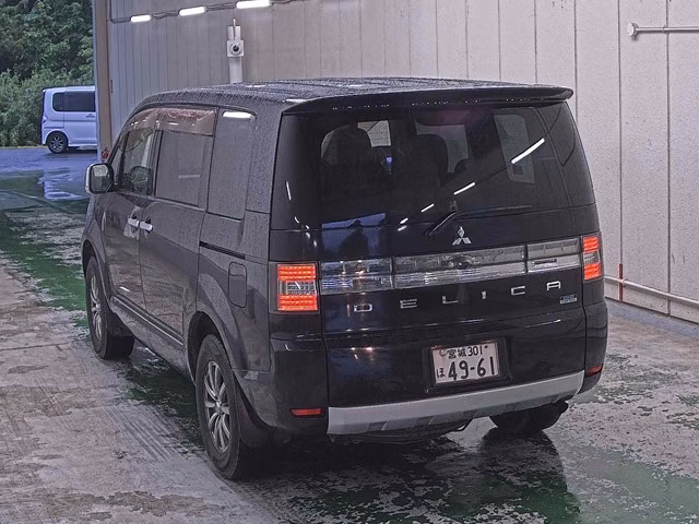 MITSUBISHI DELICA D:5