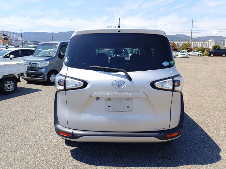 TOYOTA SIENTA