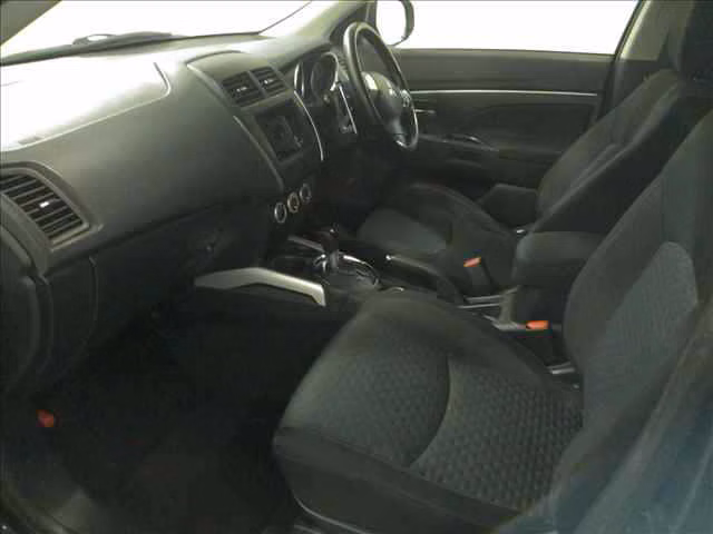 MITSUBISHI RVR