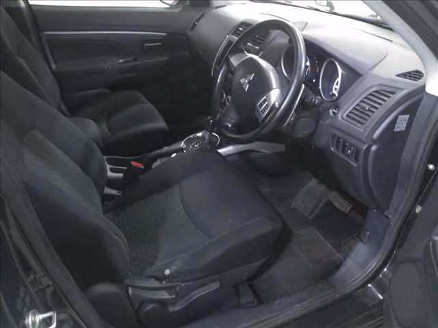 MITSUBISHI RVR