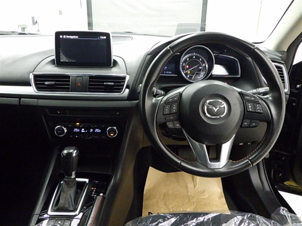 MAZDA AXELA