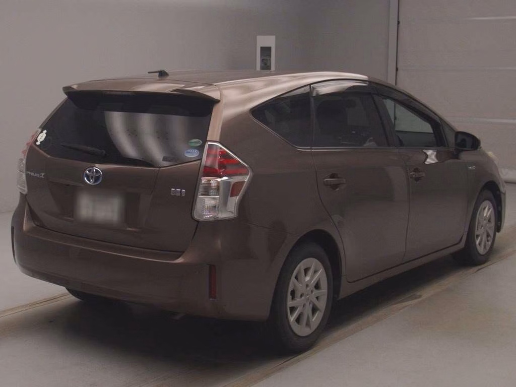 TOYOTA PRIUS ALPHA