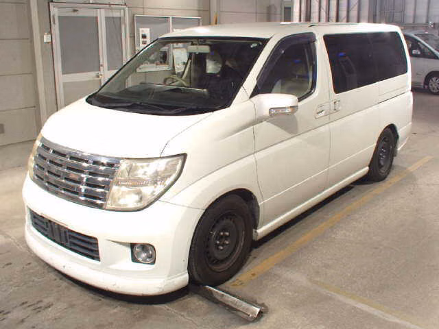 NISSAN ELGRAND