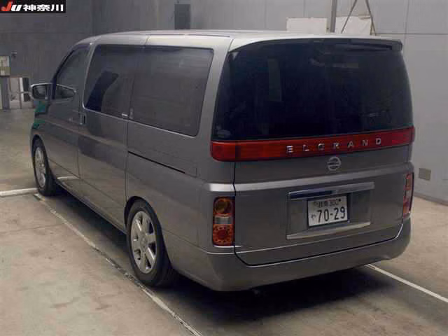 NISSAN ELGRAND