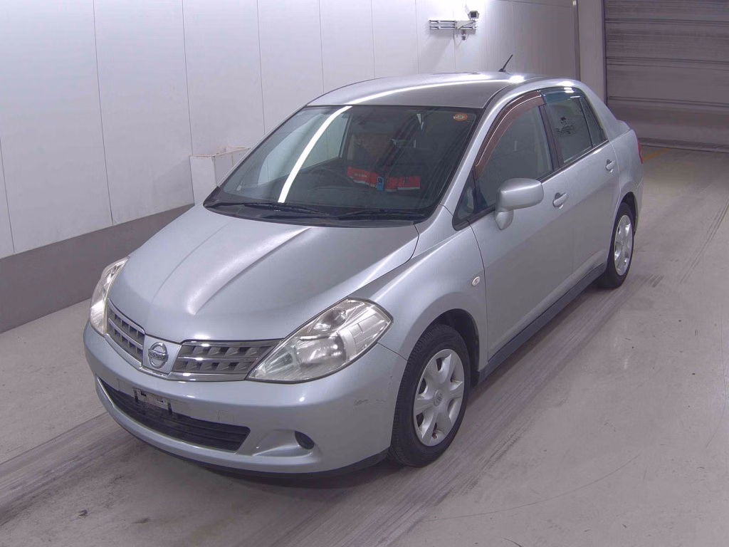 NISSAN TIIDA LATIO