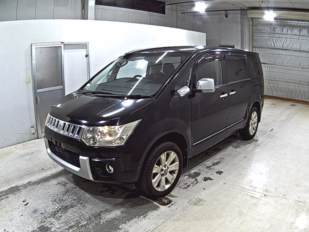 MITSUBISHI DELICA D:5