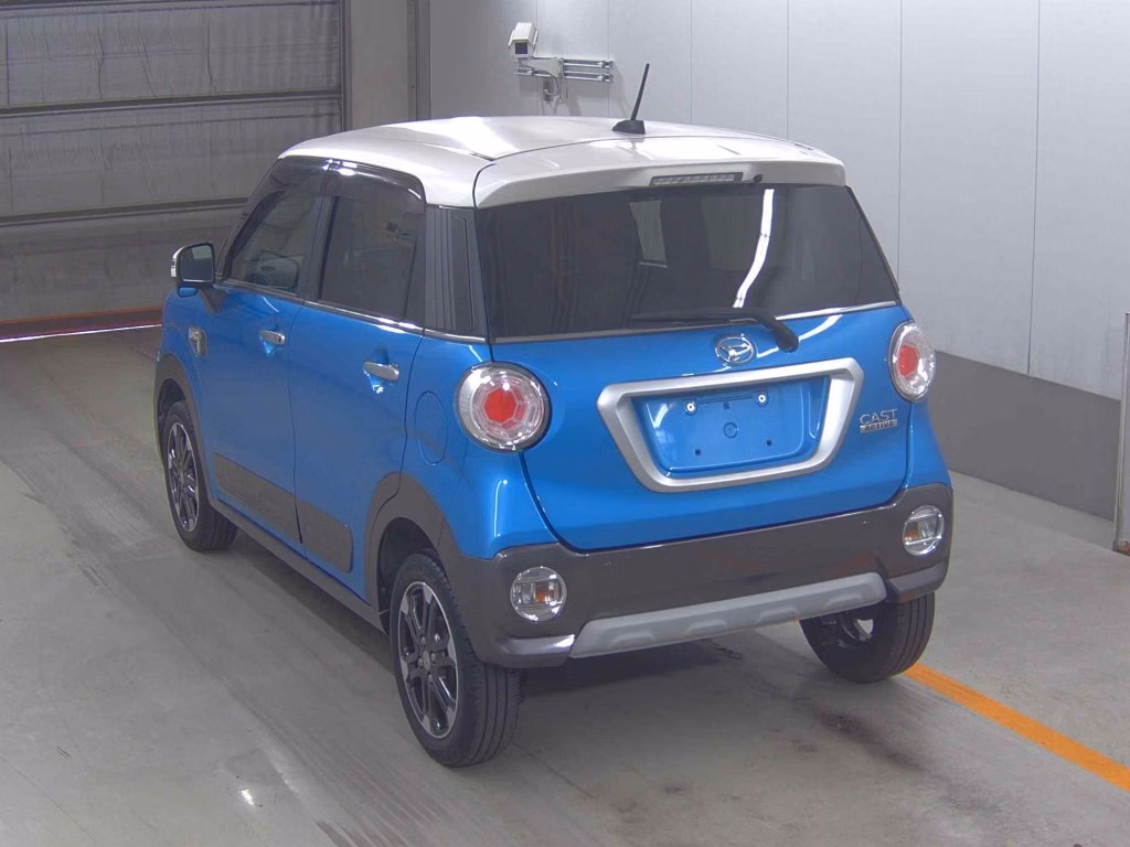DAIHATSU CAST