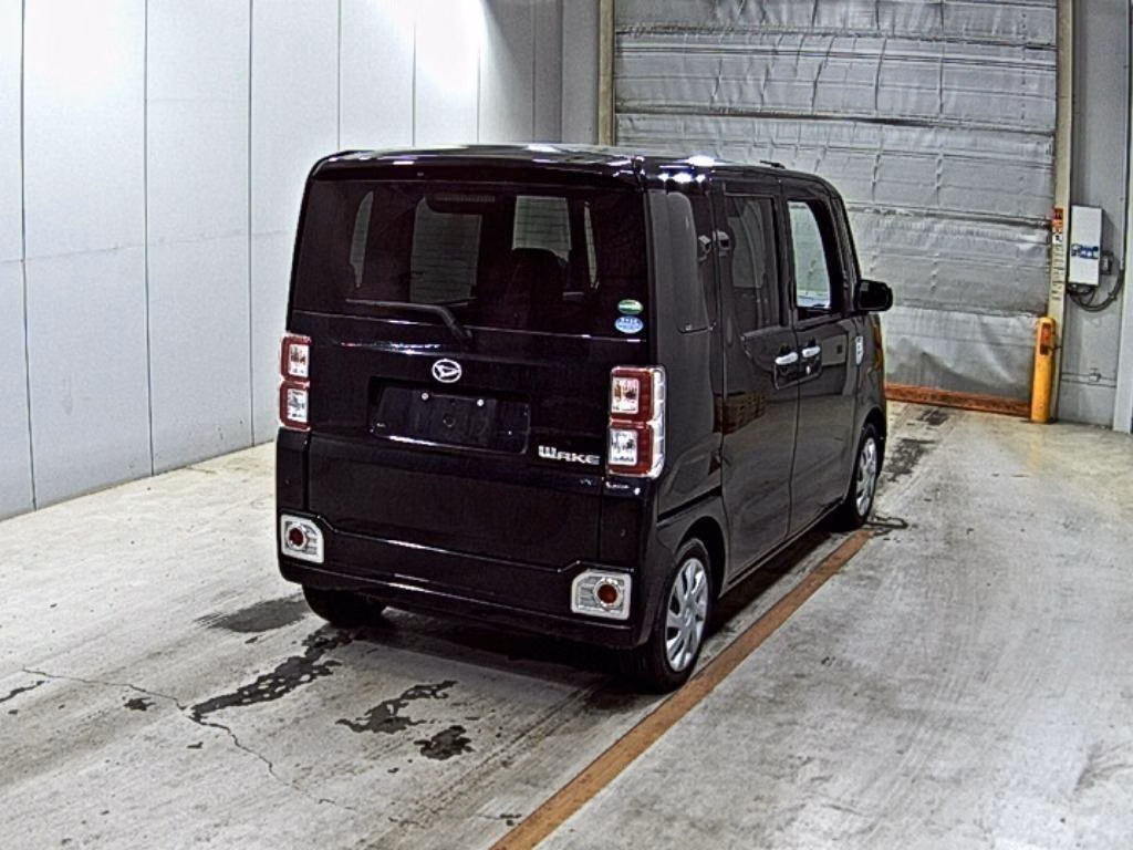 DAIHATSU WAKE