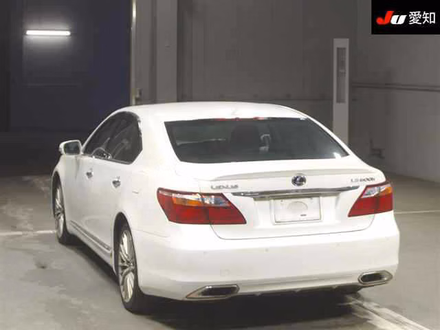 LEXUS LS600H