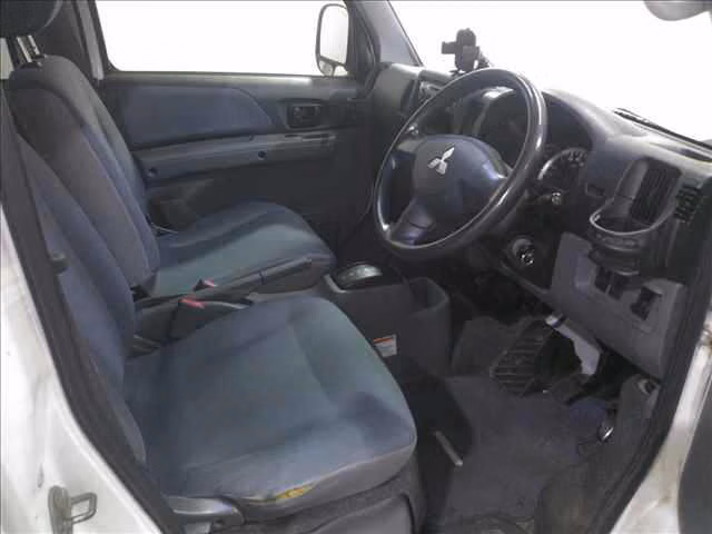MITSUBISHI MINICAB