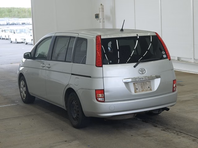 TOYOTA ISIS