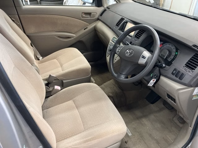 TOYOTA ISIS