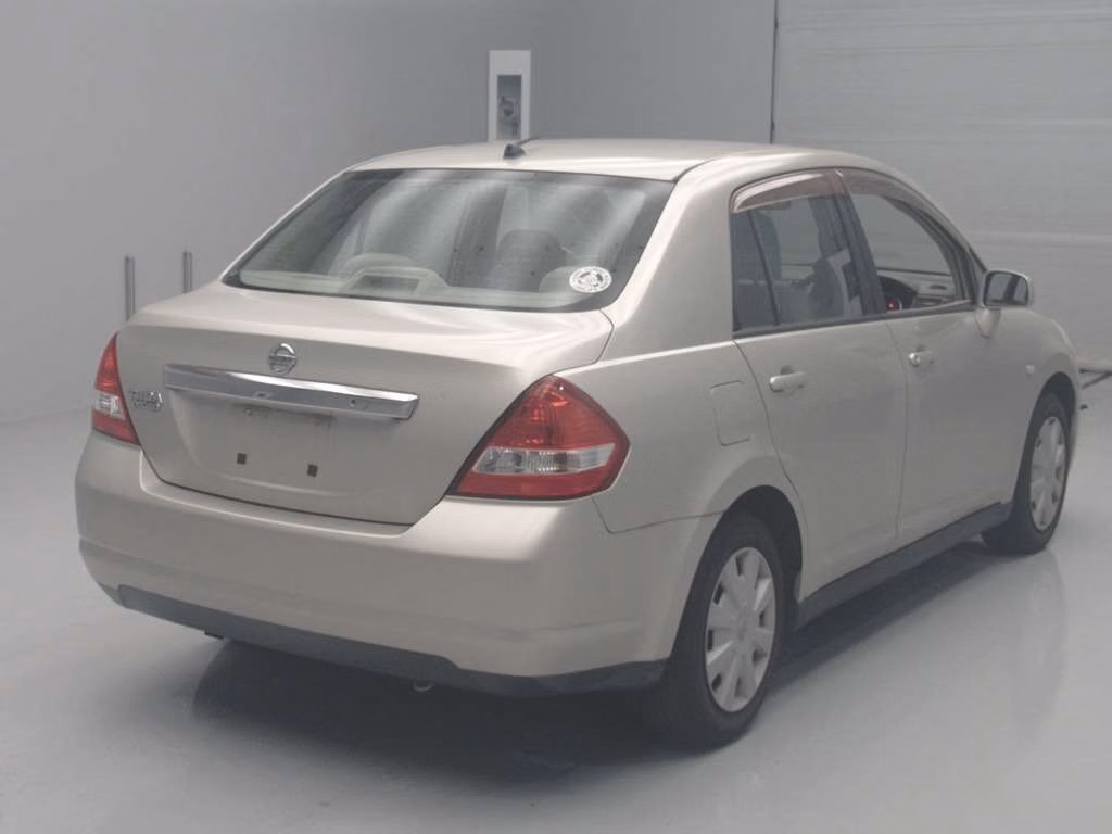 NISSAN TIIDA LATIO