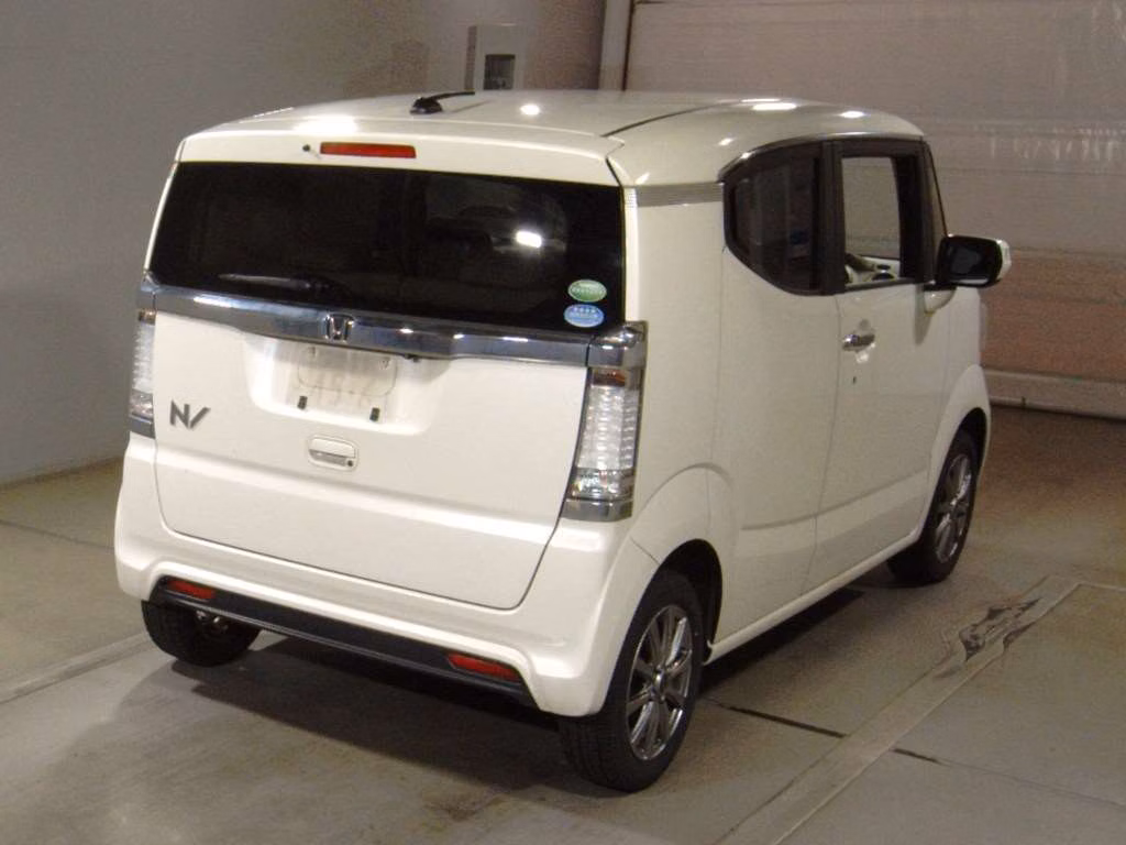 HONDA N-BOX SLASH