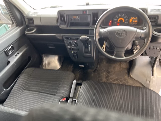 TOYOTA PIXIS VAN