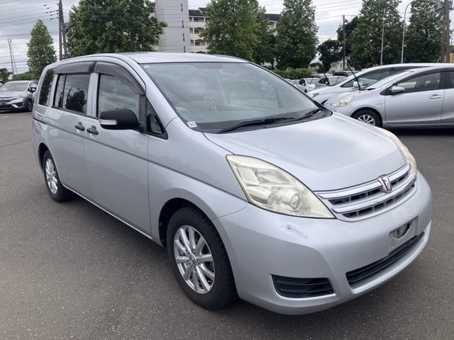 TOYOTA ISIS