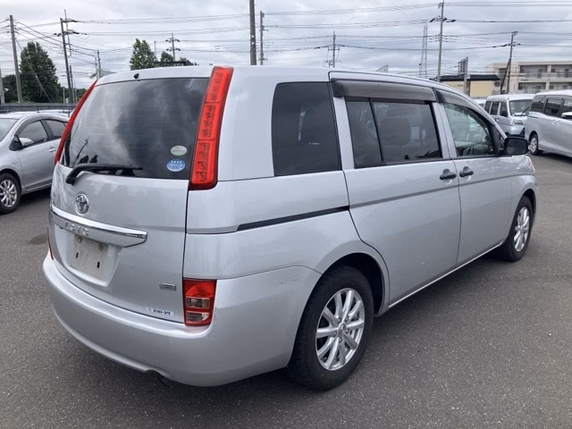 TOYOTA ISIS