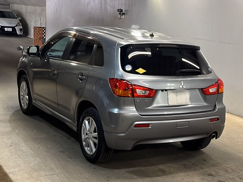 MITSUBISHI RVR