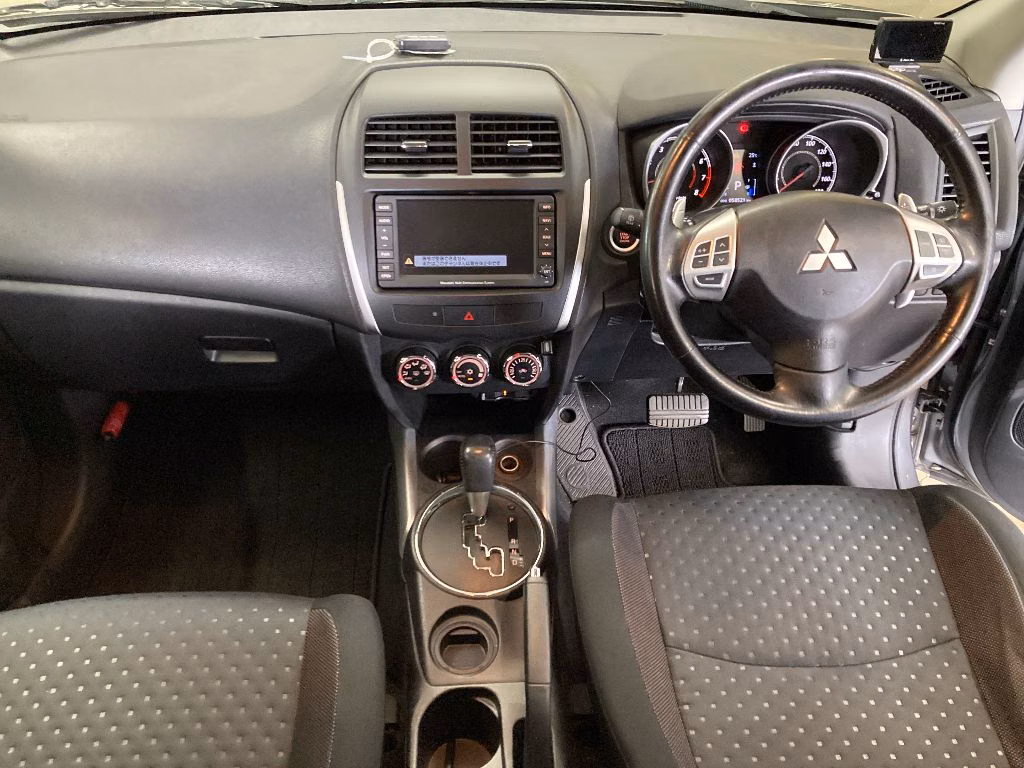 MITSUBISHI RVR