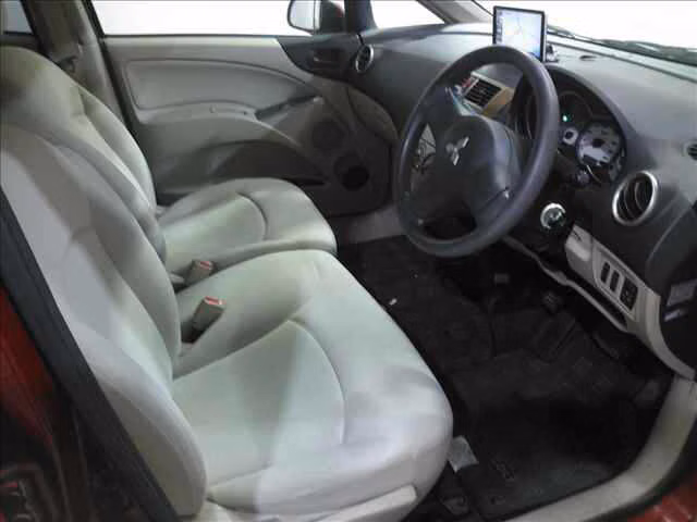 MITSUBISHI COLT