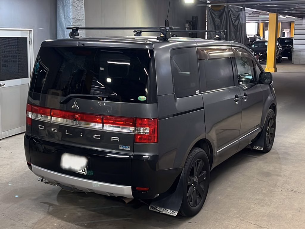 MITSUBISHI DELICA D:5