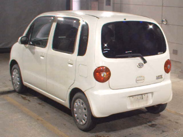 DAIHATSU MOVE LATTE