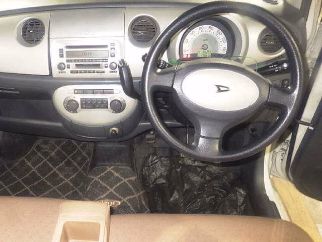 DAIHATSU MOVE LATTE