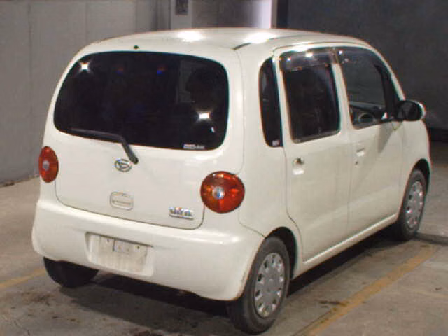 DAIHATSU MOVE LATTE