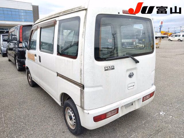 TOYOTA PIXIS VAN