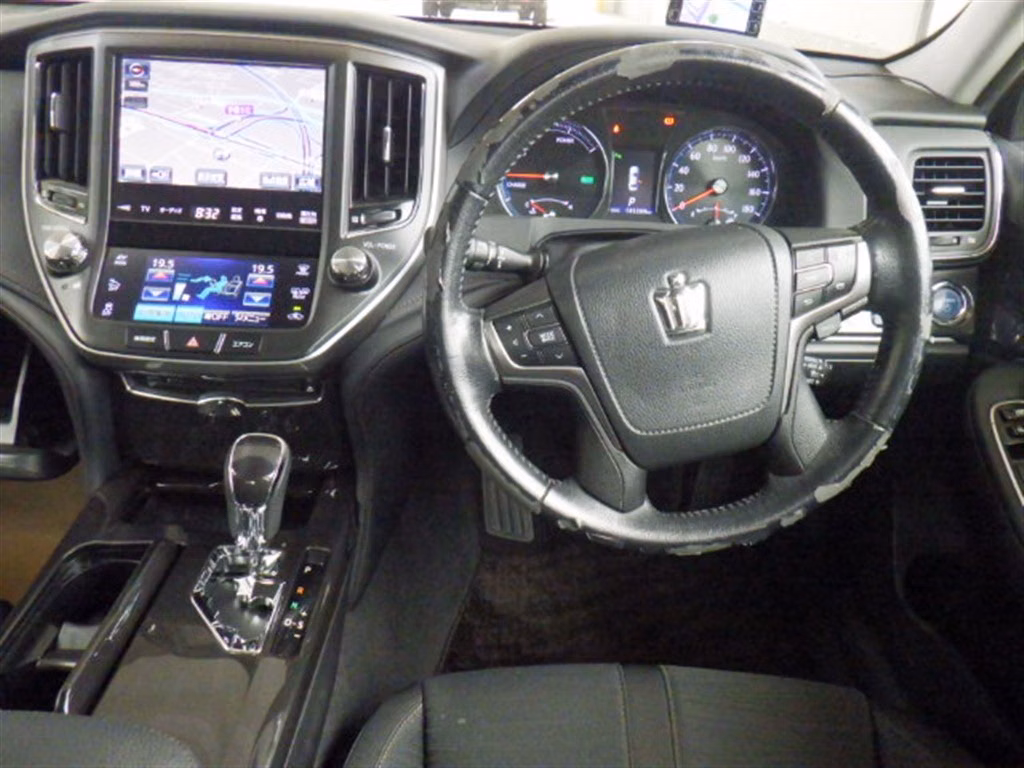 TOYOTA CROWN