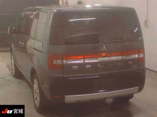 MITSUBISHI DELICA D:5