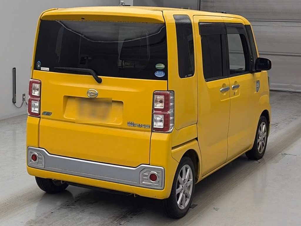 DAIHATSU WAKE