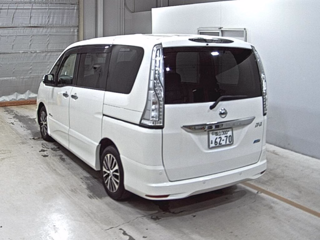 NISSAN SERENA