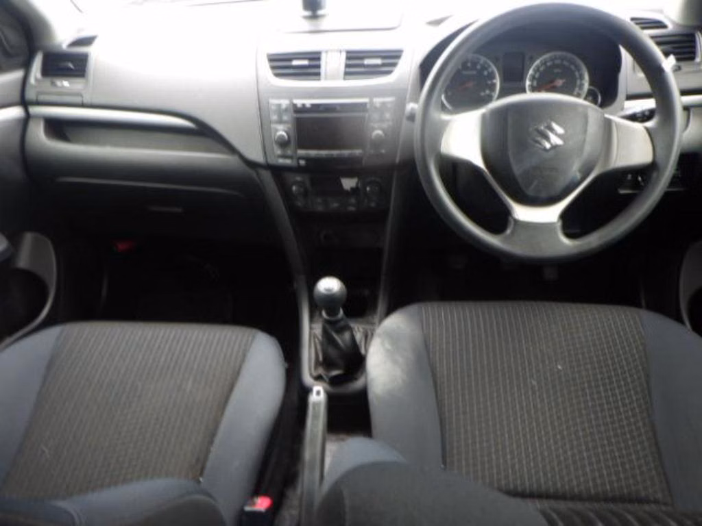 SUZUKI SWIFT