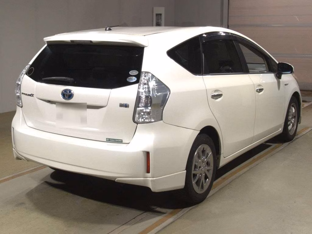 TOYOTA PRIUS ALPHA