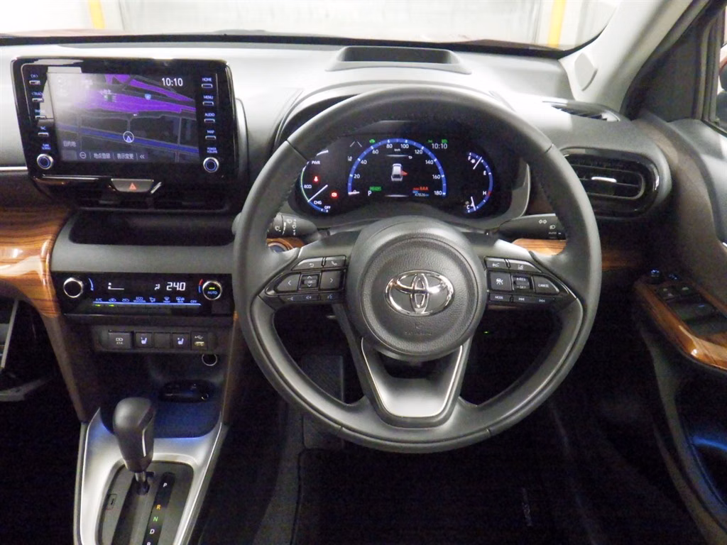 TOYOTA YARIS CROSS