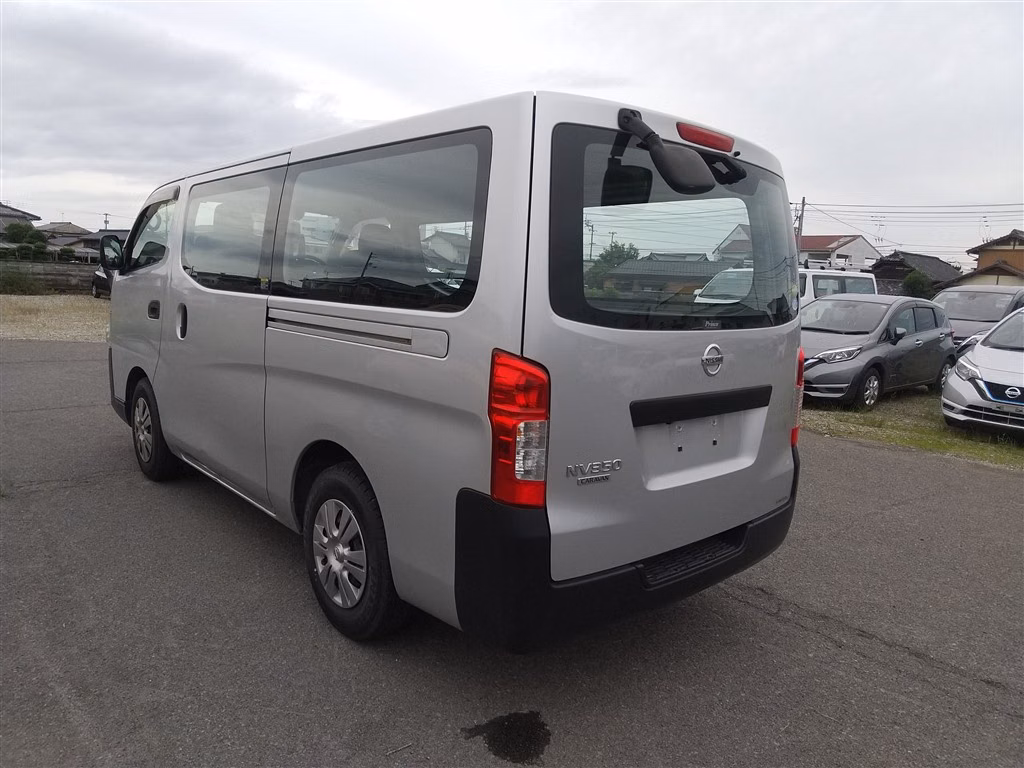 NISSAN NV350 CARAVAN
