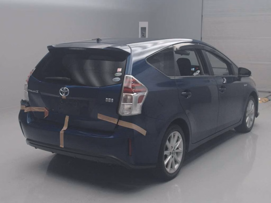 TOYOTA PRIUS ALPHA