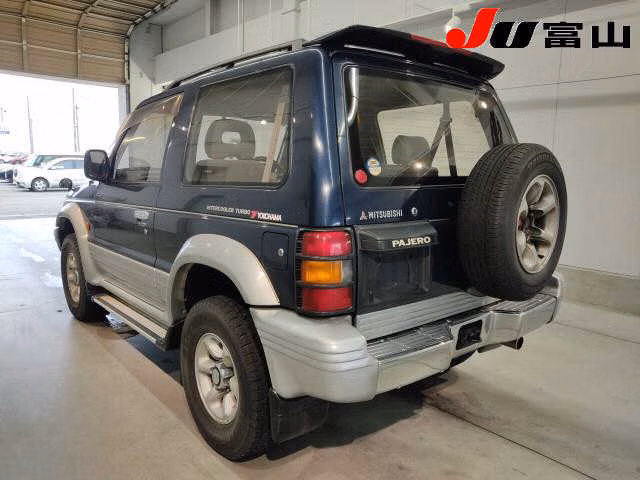 MITSUBISHI PAJERO