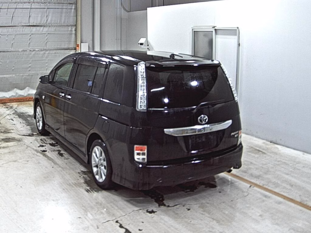 TOYOTA ISIS