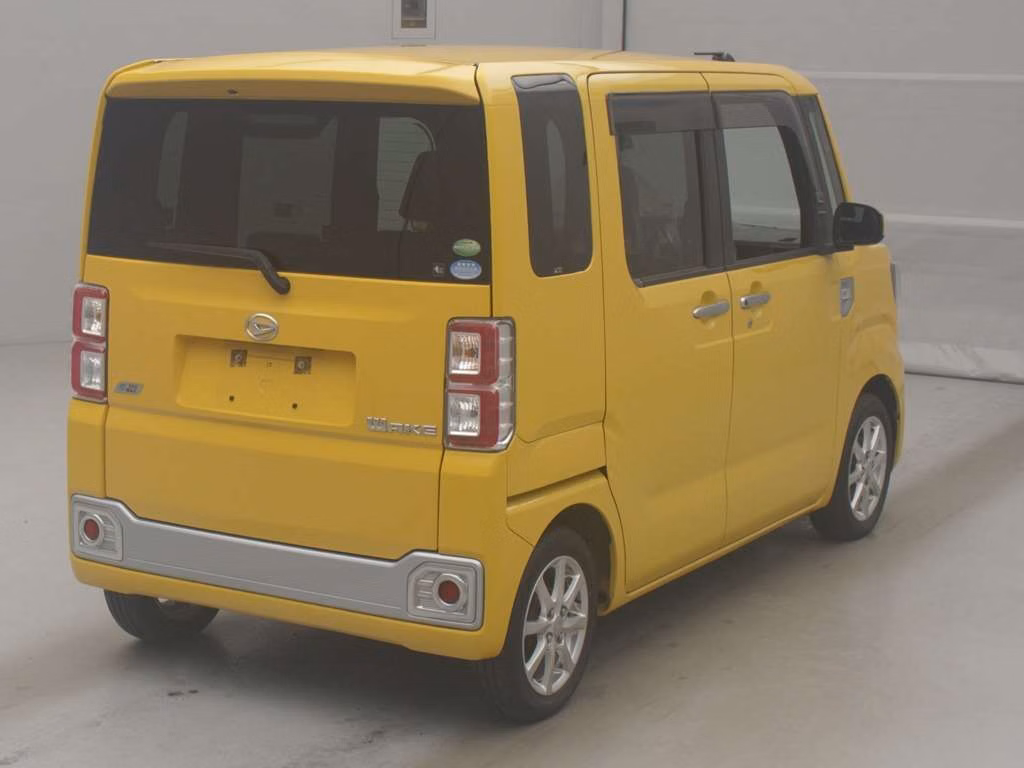 DAIHATSU WAKE